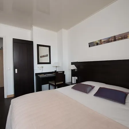 Hotel Comte De 3*