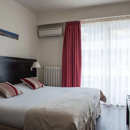 Hotel Comte De 3*