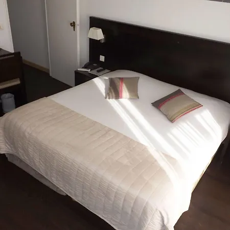 Comte De Hotel