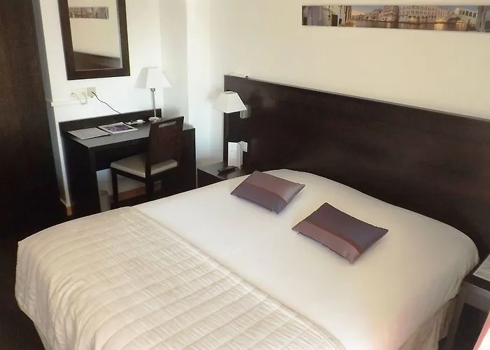 Comte De Otel Beaulieu-sur-Mer