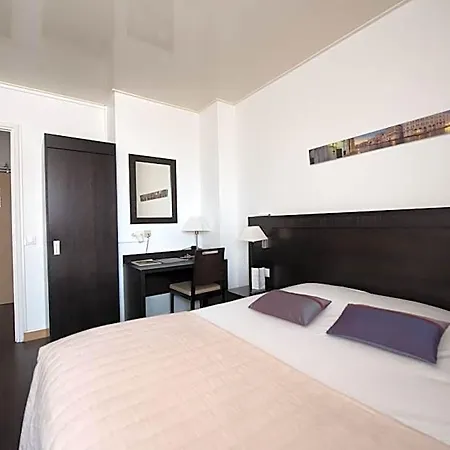 Hotel Comte De 3*