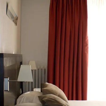 Comte De Hotel